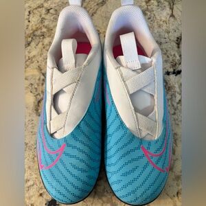 Nike Kids Phantom GT2 Academy indoor Soccer Shoes